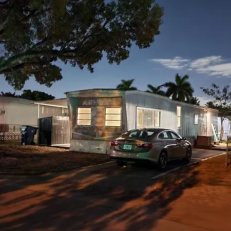 1161 Studio 2 Miami Tamiami Exterior photo